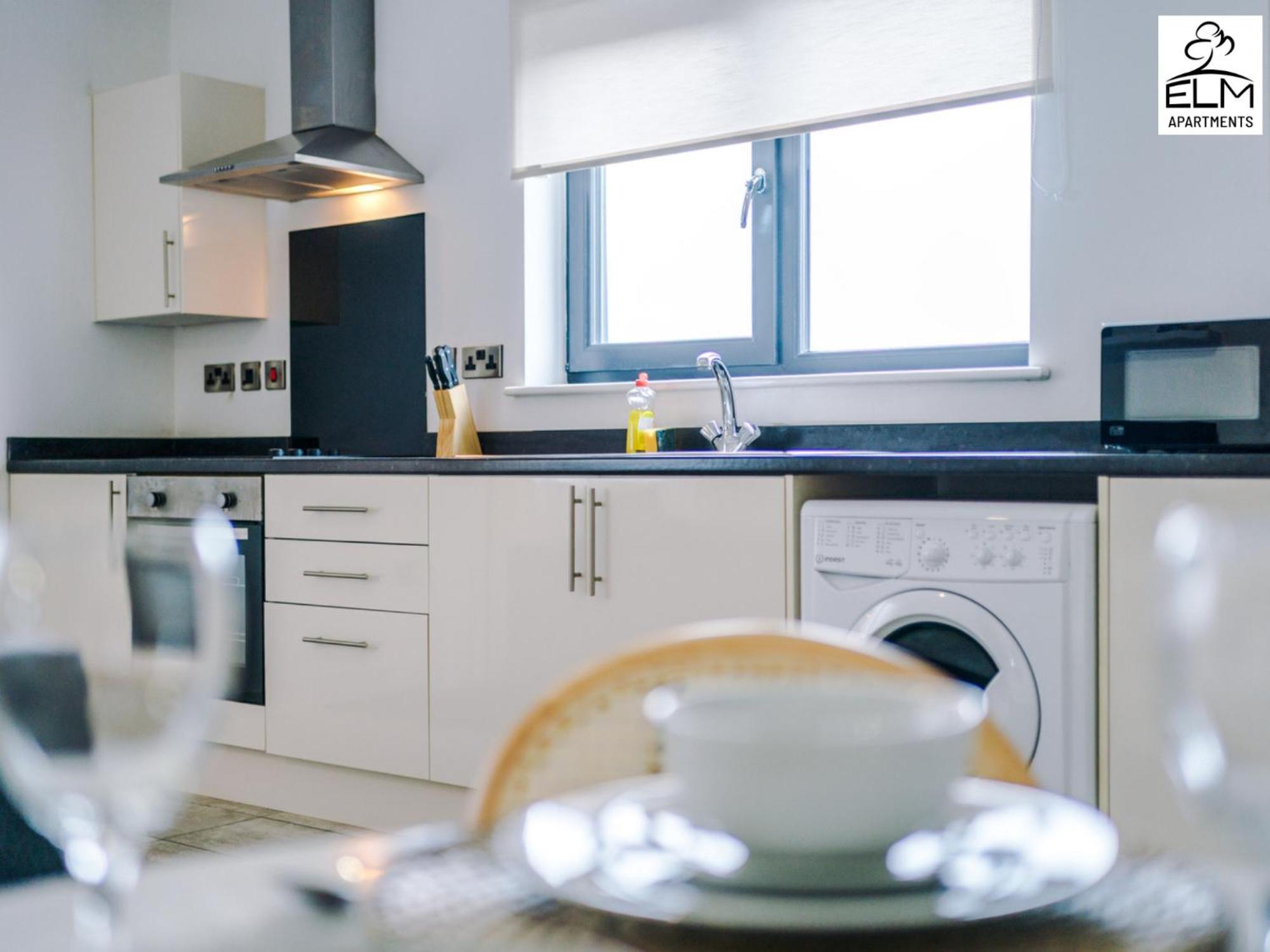Elm Aparthotel , Collection Of Apartments Available Near Media City , Free Parking Manchester Exterior photo